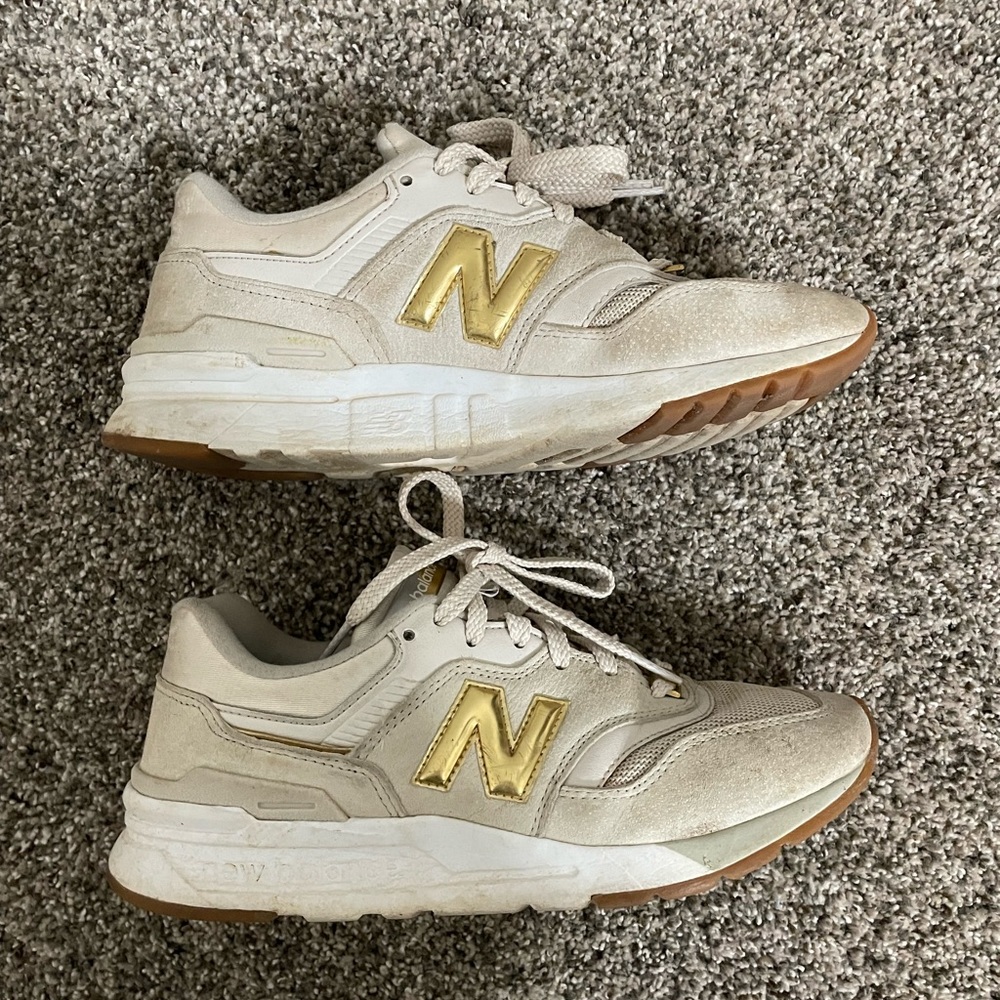 New Balance Tennis Shoes